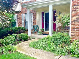 9 Brentmoor Ct, Saint Charles, MO 63303