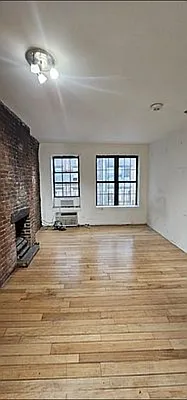 Living room, photo 1