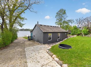 2509 Rubbins Rd, Howell, MI 48843