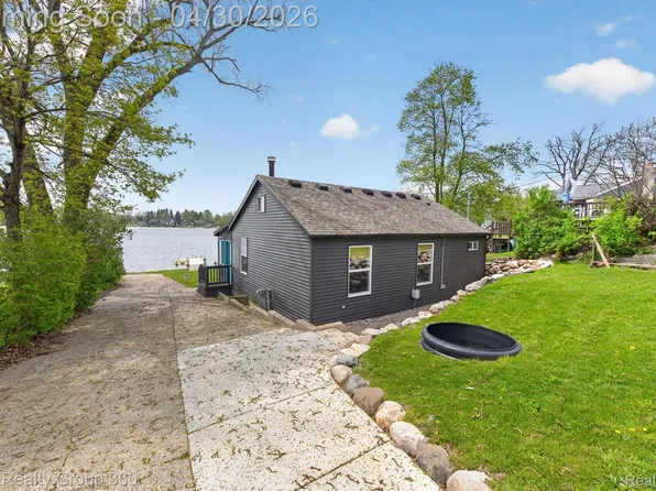 2509 Rubbins Rd, Howell, MI 48843