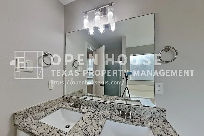 804 Lovebug Ln — Photo 9