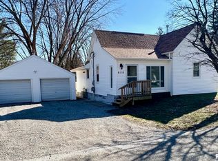 608 W Jefferson St, Athens, IL 62613