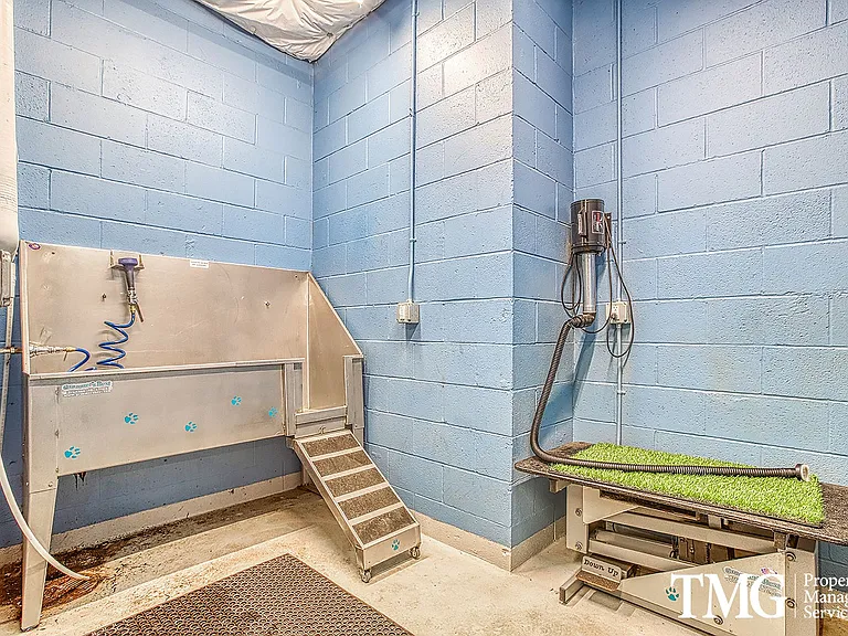 Corbett Heights Apartment Homes — Photo 17