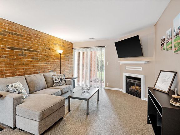 2nd image of 1937 Greenpoint Dr APT 103