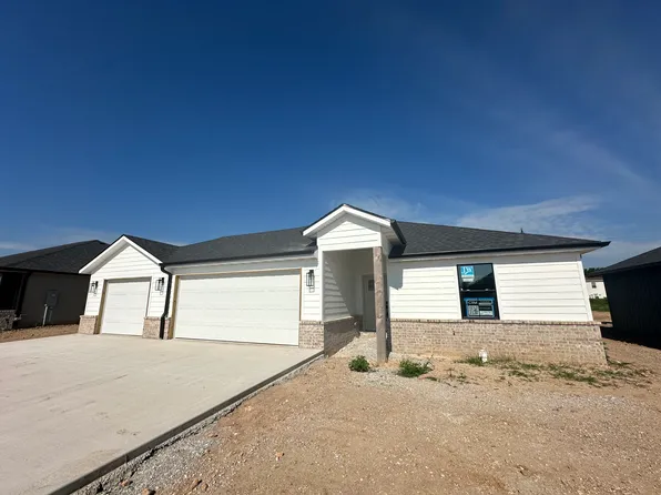 867 S Silverwood Ln, Nixa, MO 65714