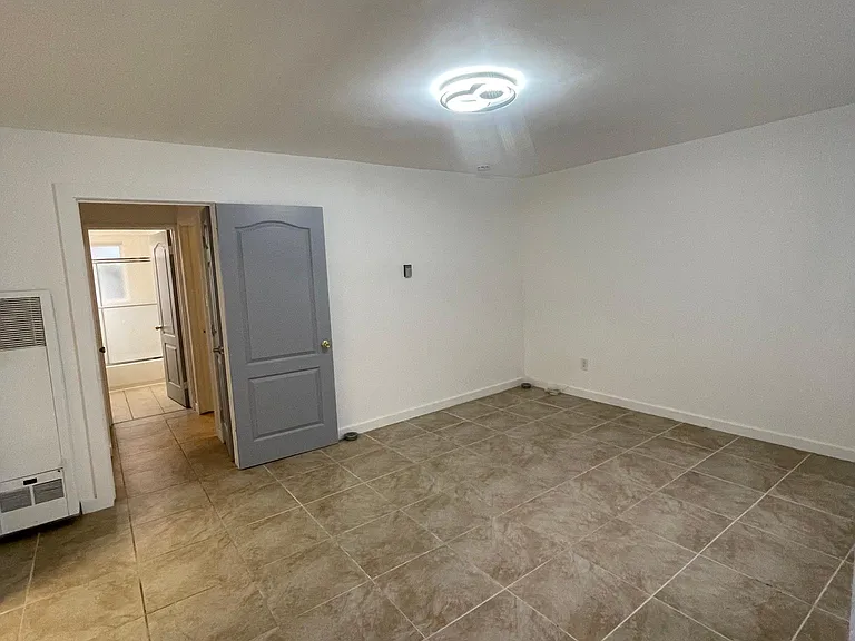 217 E Taylor St — Photo 5
