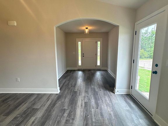 5th image of 11441 Godart St