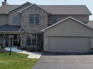 W6263 Apple Ln, Fort Atkinson, WI 53538