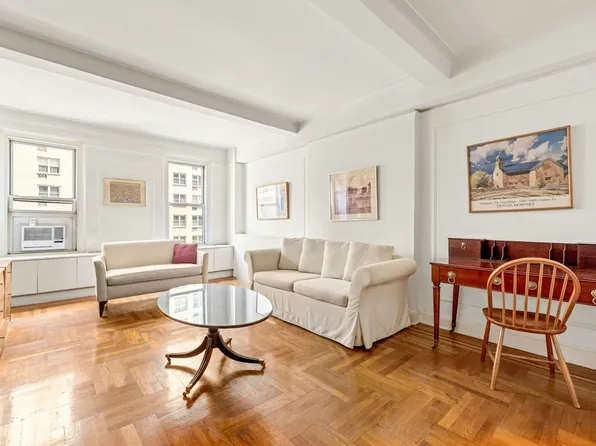 1235 Park Avenue 3A image 2 of 14