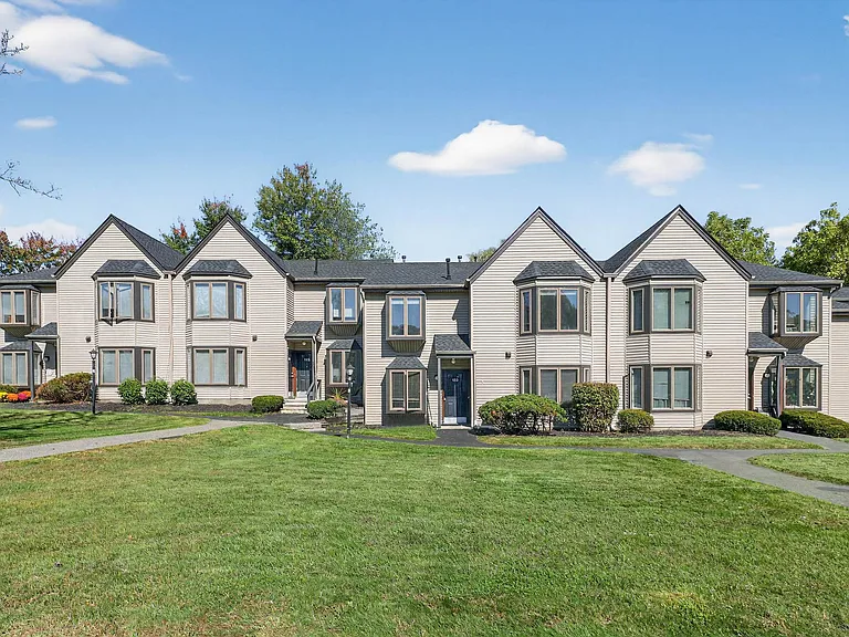 Eagle Rock Apartments at Mohegan Lake — Photo 20