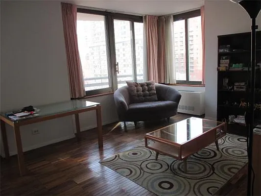 Rented by Sumitomo Real Estate Sales | media 20