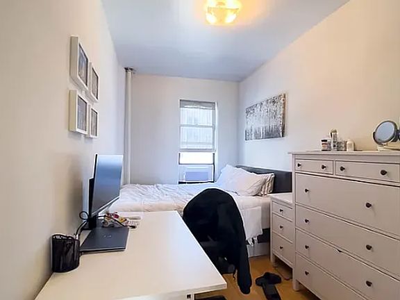3rd image of 128 Thompson St APT 19