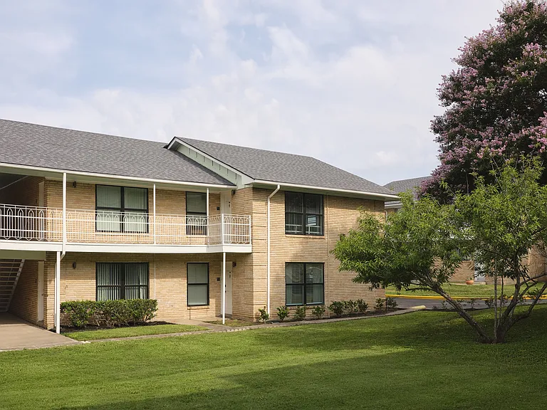 Tara Apartments — Photo 3