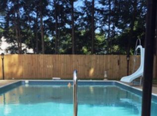 2711 Browns Ln, Saint Regis Park, KY 40220