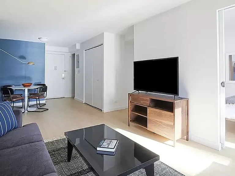 222 E 39th St #23E — Photo 2