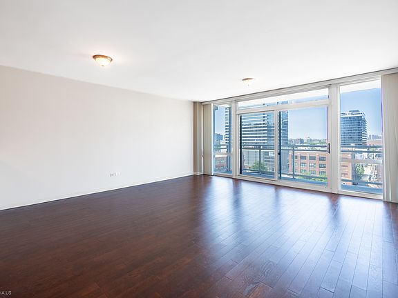 3rd image of 757 N Orleans St APT 805
