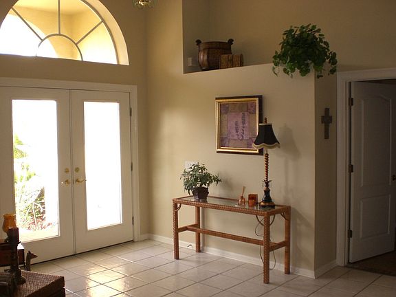 5th image of 10402 Meadow Crossing Dr