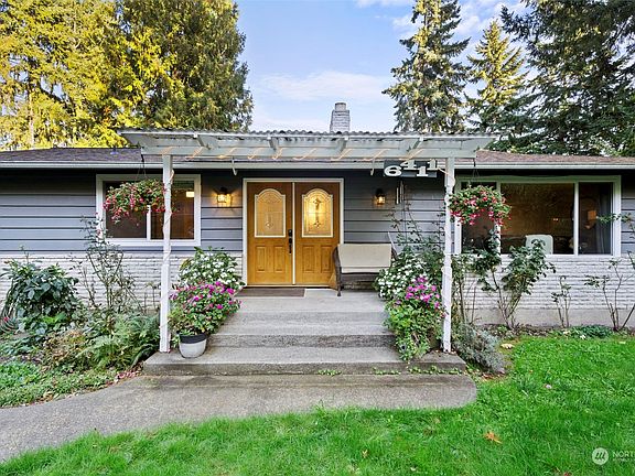 3rd image of 6411 46th Avenue Ct E