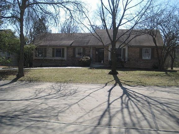 For Sale: 423 Country Ridge Drive, St. Charles, MO 63304