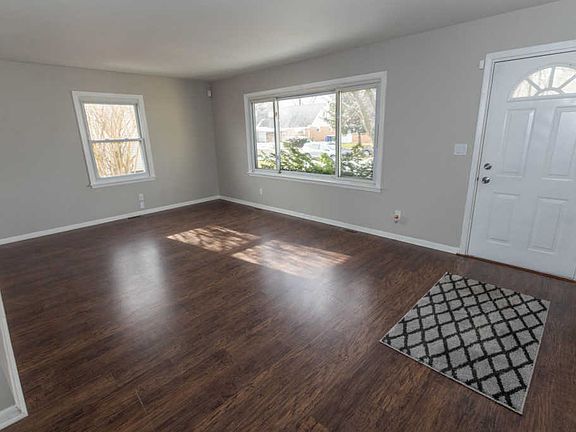 5th image of 1588 Basil Dr