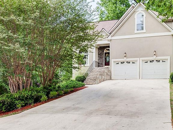 2nd image of 3927 Oak Bluff Ct