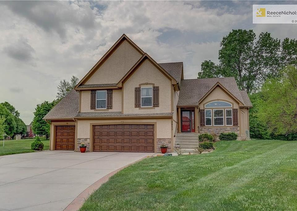 1st image of 2833 NE Marywood Ct
