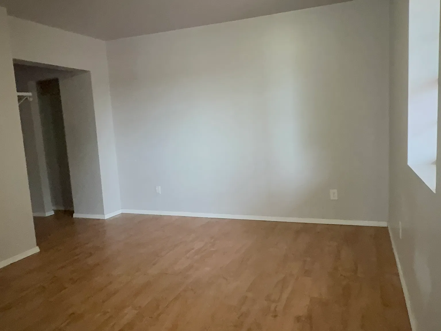 902 1/2 W Hopi Dr — Photo 3