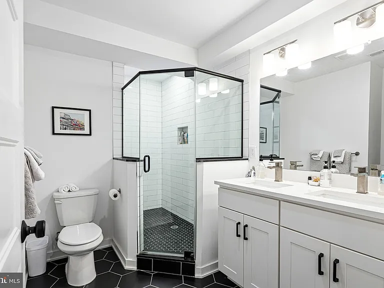 1206 N Orianna St #1 — Photo 11