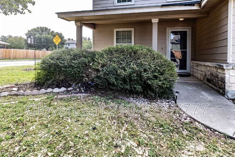 3 bed, 2.5 bath, 1724 sqft, $1,647 — Photo 4
