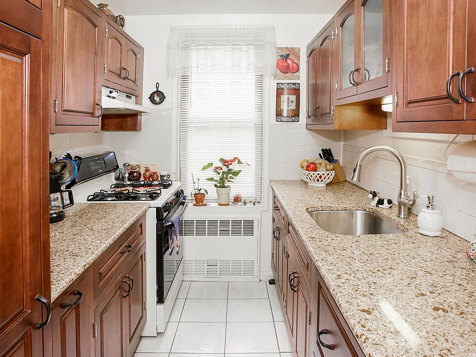 1st image of 33-24 Junction Blvd #1P
