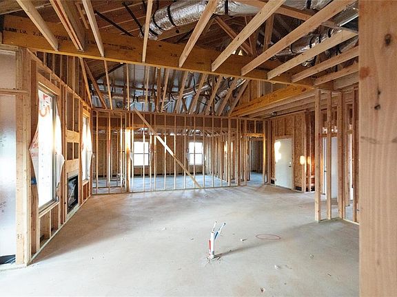 3rd image of 3313 Broadmoore Dr