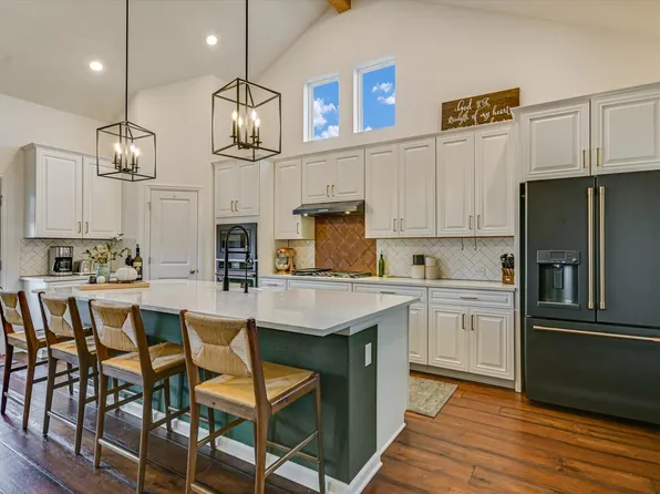 289 Helena Ln, Kyle, TX 78640