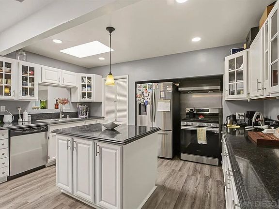4th image of 466 Calla Ave
