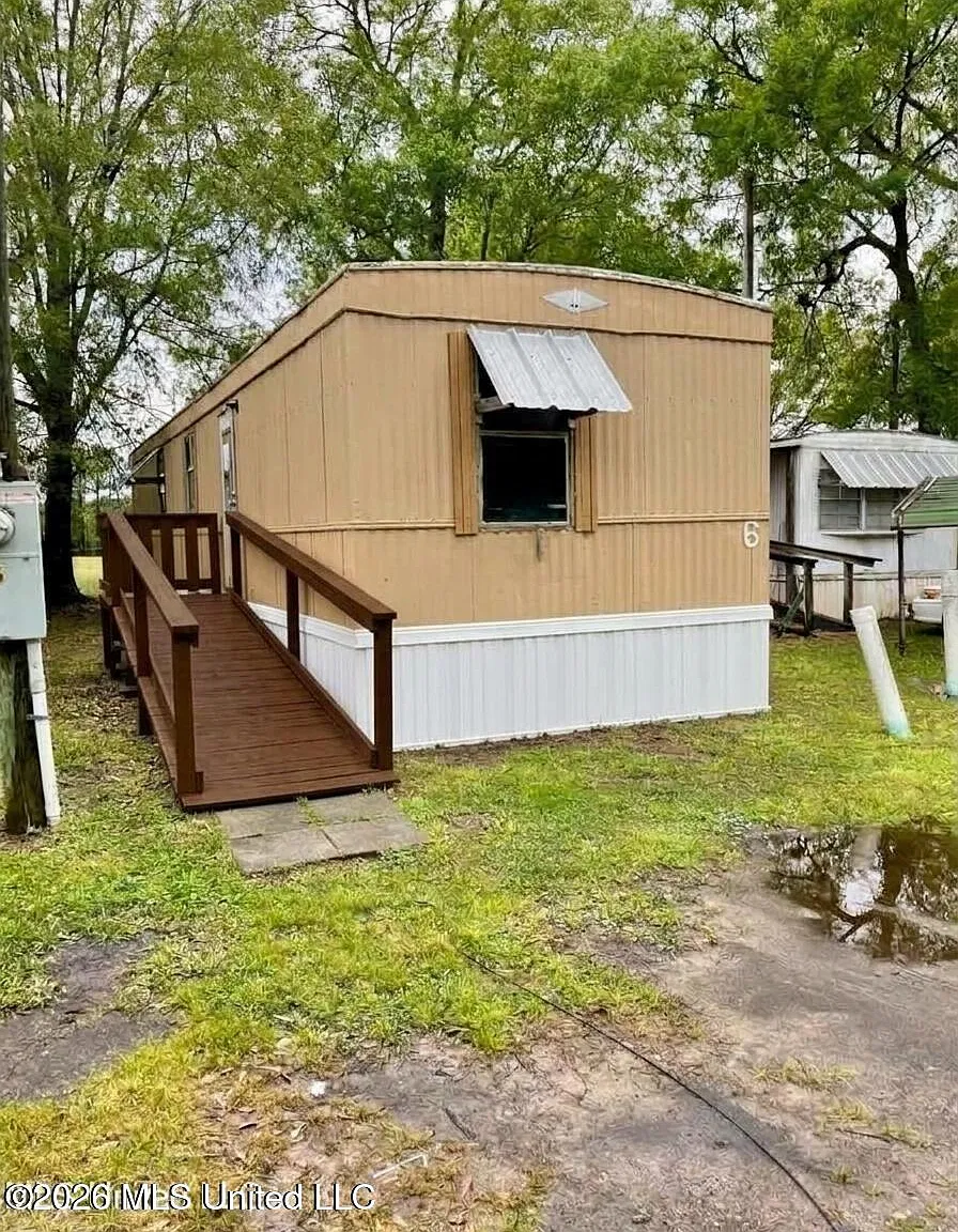 2 bed, 1.0 bath, 900 sqft, $1,150 — Photo 1