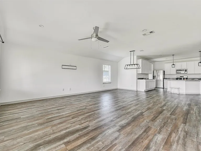 1004 Great Barracuda Ln — Photo 7