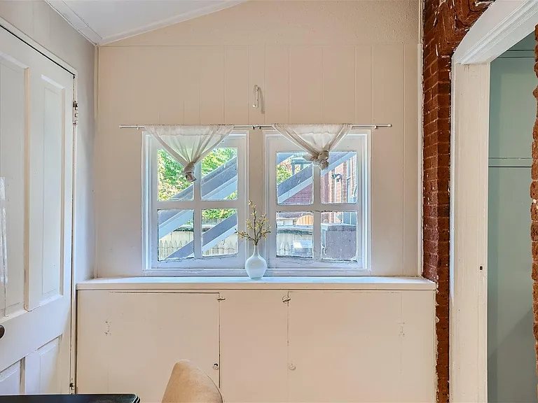 239 W Ellsworth Ave #A — Photo 20