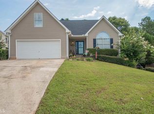 104 Devonshire Ct, Grantville, GA 30220