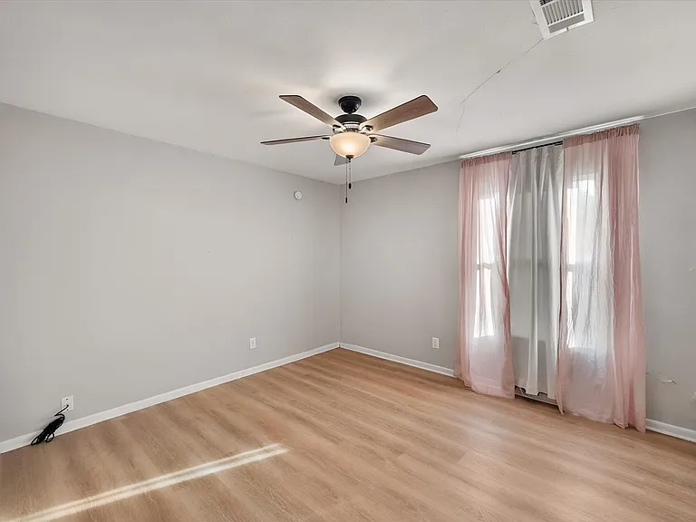 2604 Fairmont Cir — Photo 19