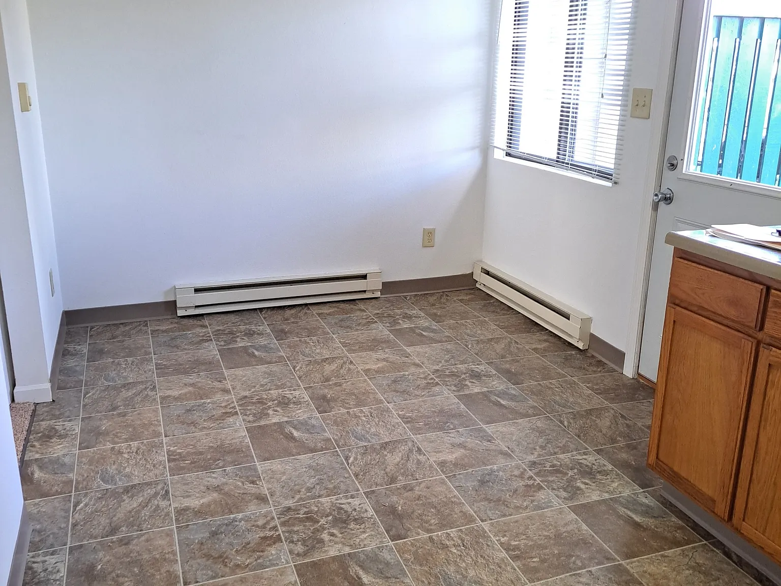 2104 Lincoln Ave — Photo 2