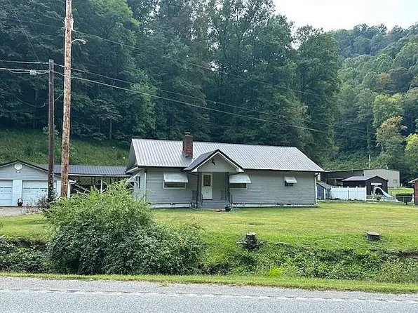 3685 State Highway 319, Hardy, KY 41531