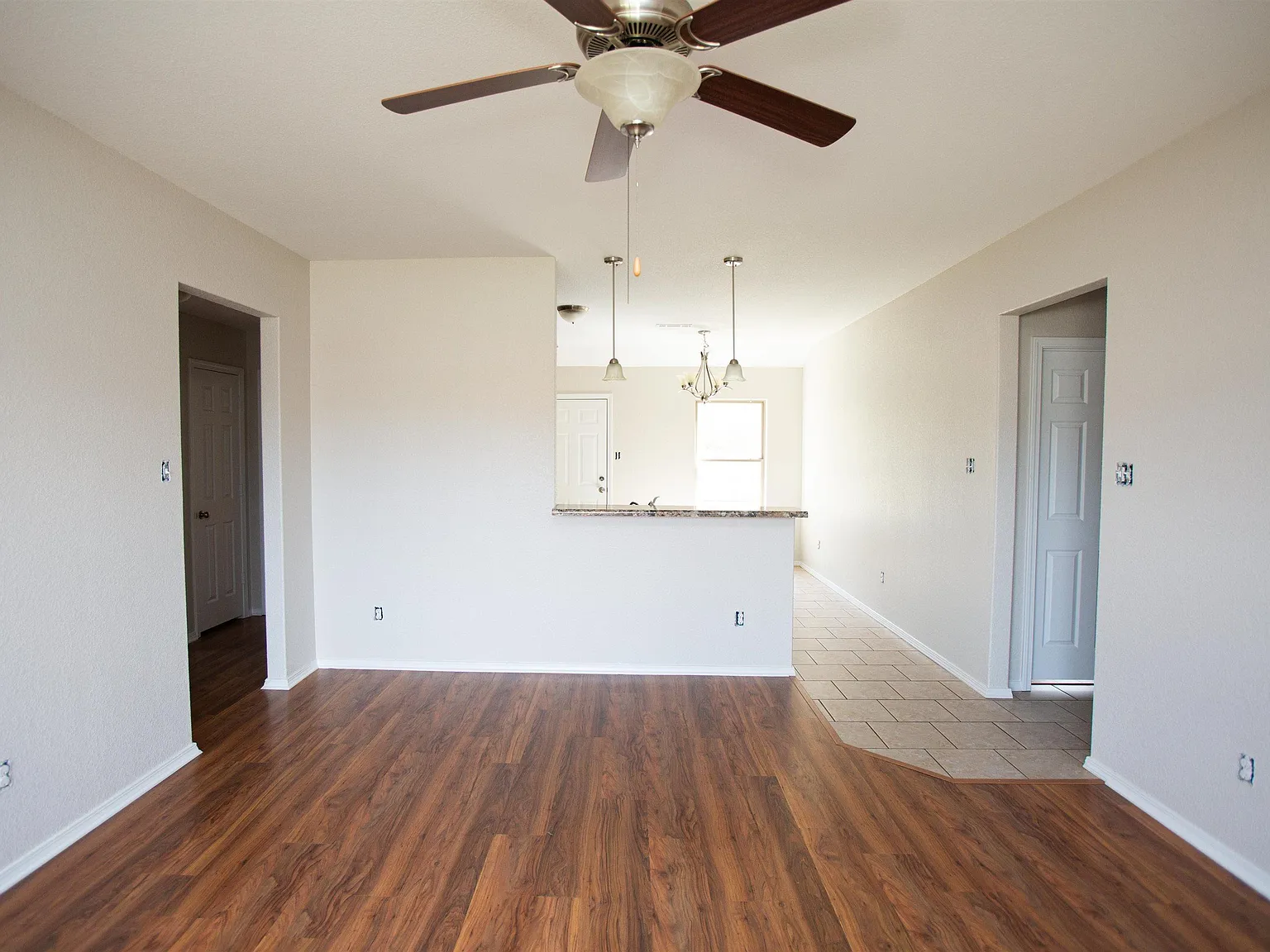 3 bed, 2.0 bath, 1345 sqft, $1,650 — Photo 4
