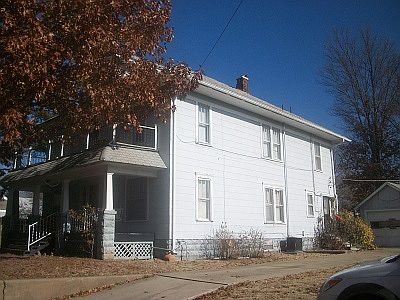 2nd image of 1601 S Elm St