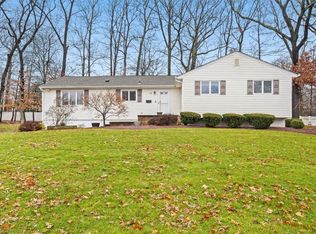 14 Park Ln, Nanuet, NY 10954