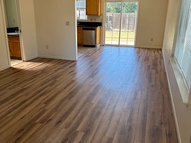2402 W Packwood Dr — Photo 9