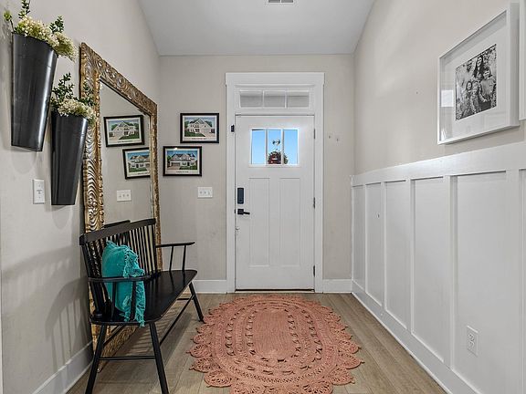 4th image of 622 Minster Ct