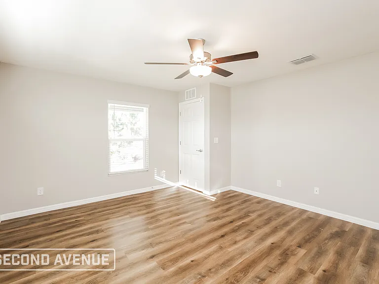230 E Malden Ave S — Photo 11