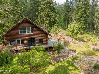 865 Herrmann Lake Rd, Sagle, ID, 83860