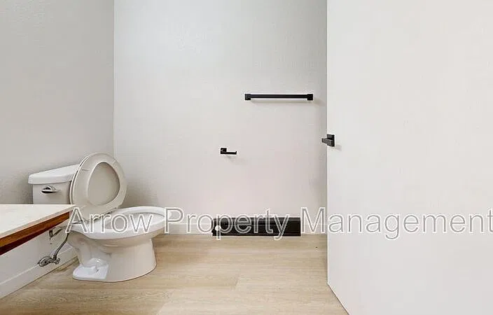 205 E Arbor Ave — Photo 4