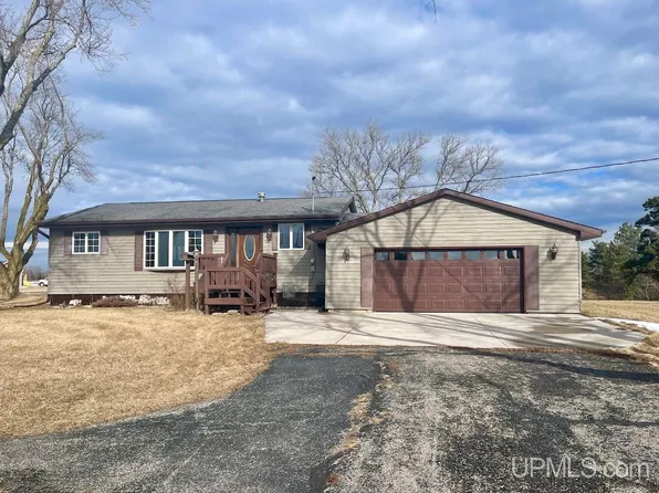 3092 18th Rd, Escanaba, MI 49829