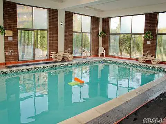 Rented by Kathi Markou, LREB | media 61